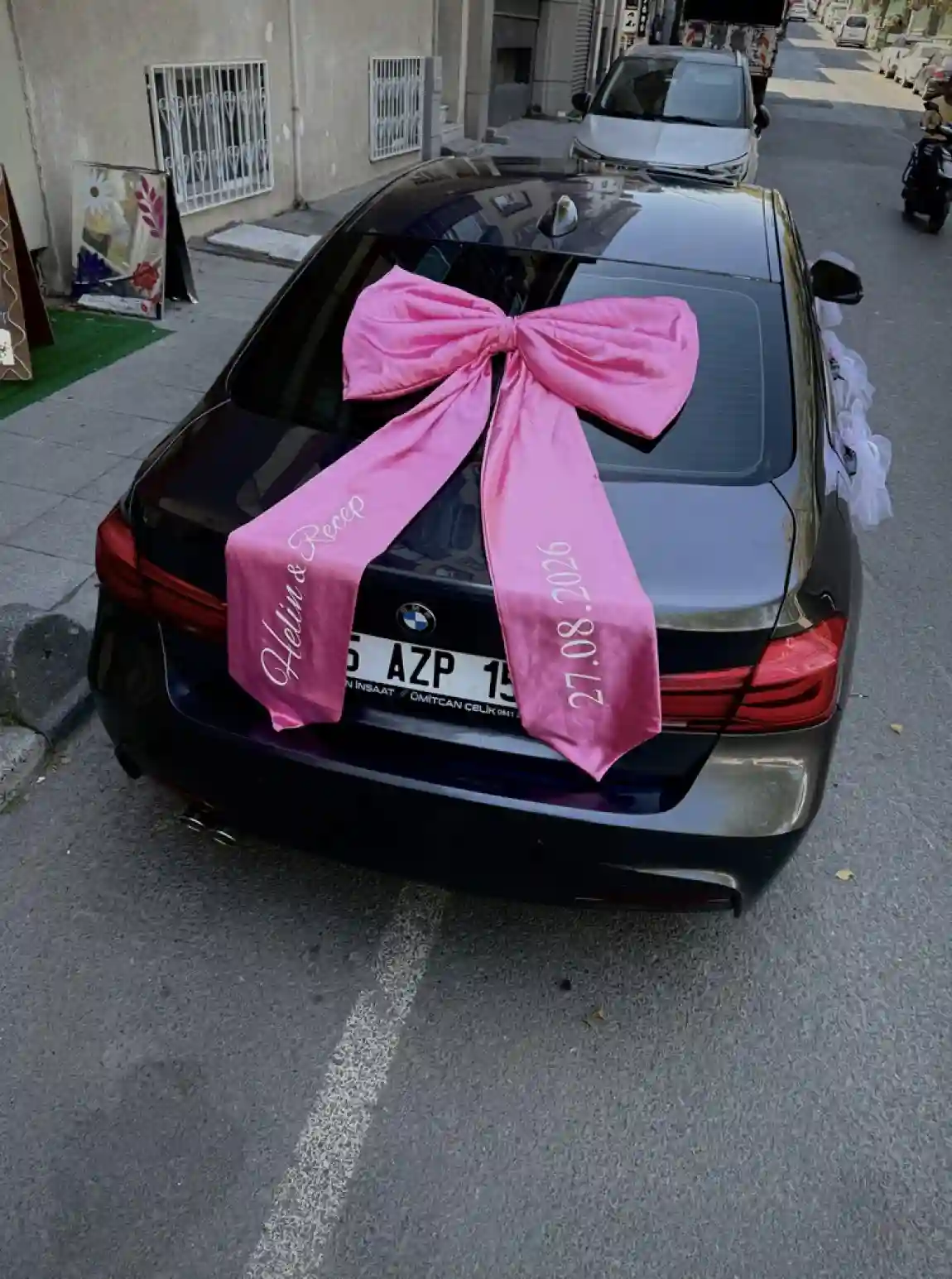 Baskılı Pembe Dev Saten Fiyonk