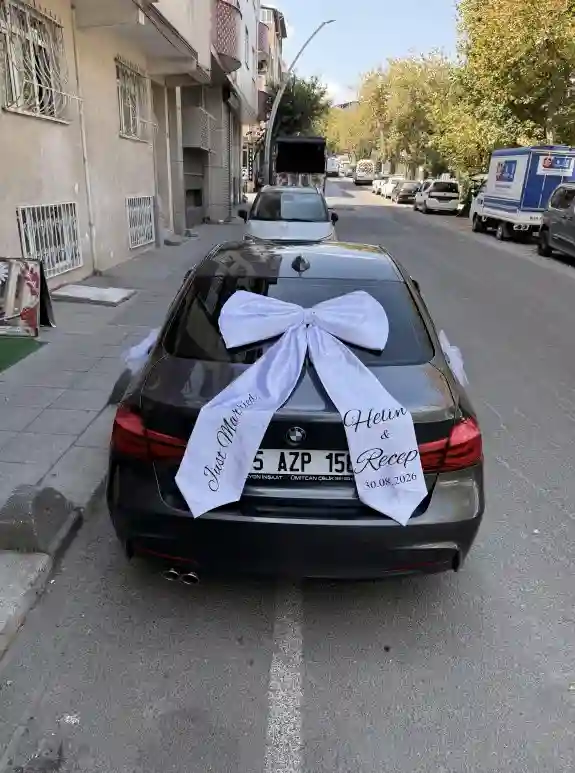 Baskılı Beyaz Dev Saten Fiyonk